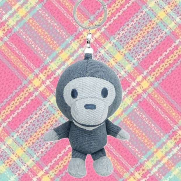 베이프 베이비 마일로 플러시 데님 돌 키체인 라이트 인디고