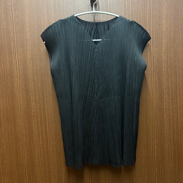 로맨틱플리츠 민소매 블라우스