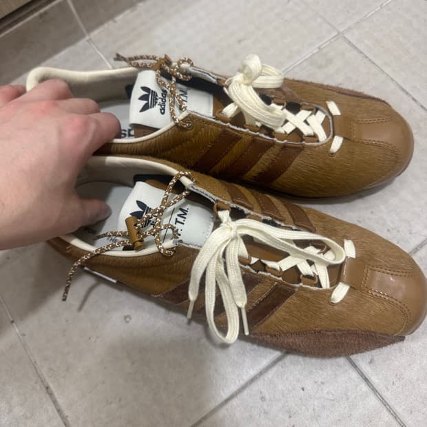 아디다스 x 송 포 더 뮤트 컨트리 OG 275