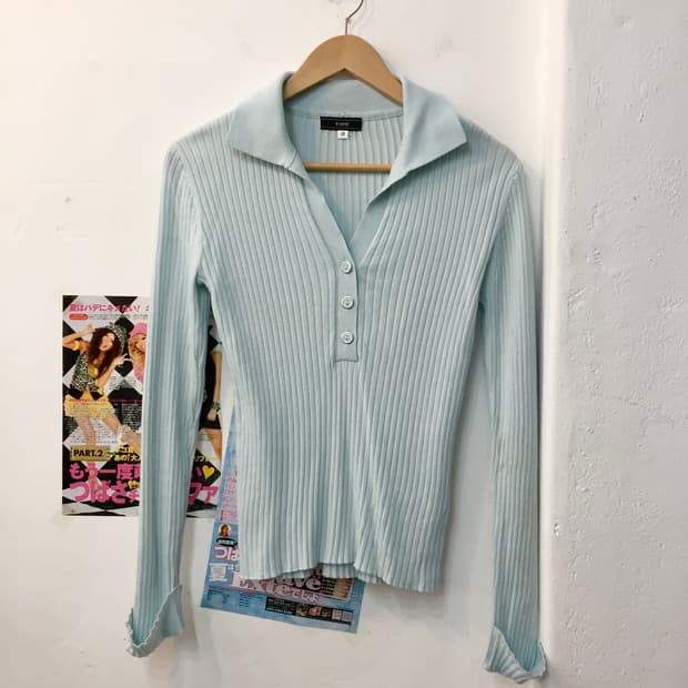 빈티지 민트 슬림 카라 티셔츠