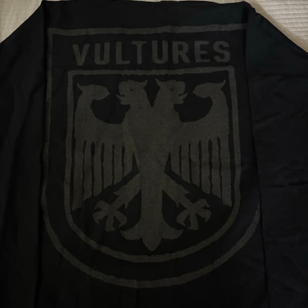 칸예웨스트 벌쳐스 티셔츠 (1)