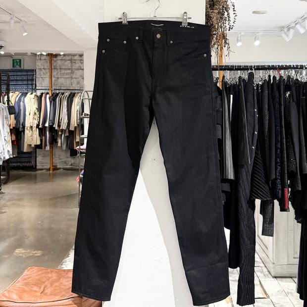 생로랑 블랙 스트레이트핏 데님 팬츠