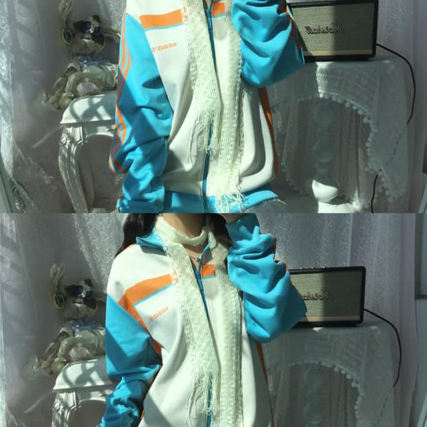 Adidas 00's old school jersey