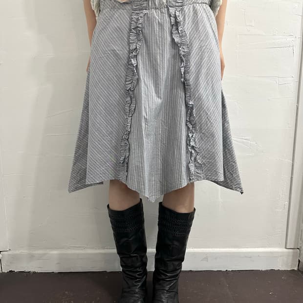 frill detail skirt