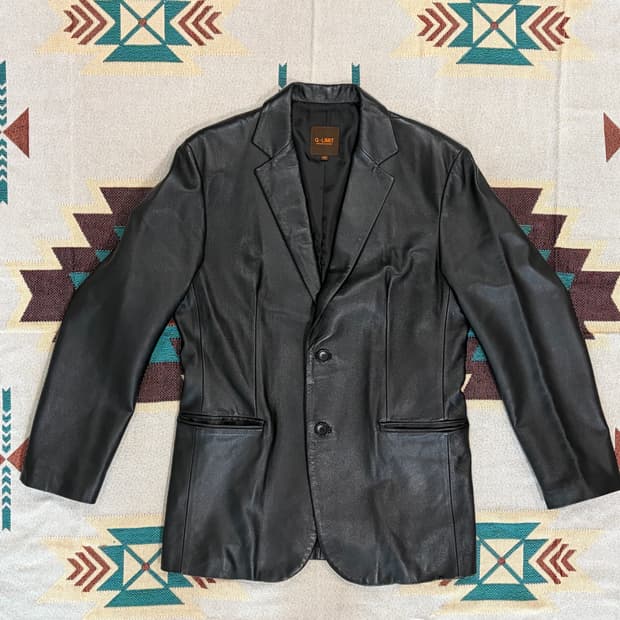 G•Limit 양가죽 투버튼 클래식 블레이저 