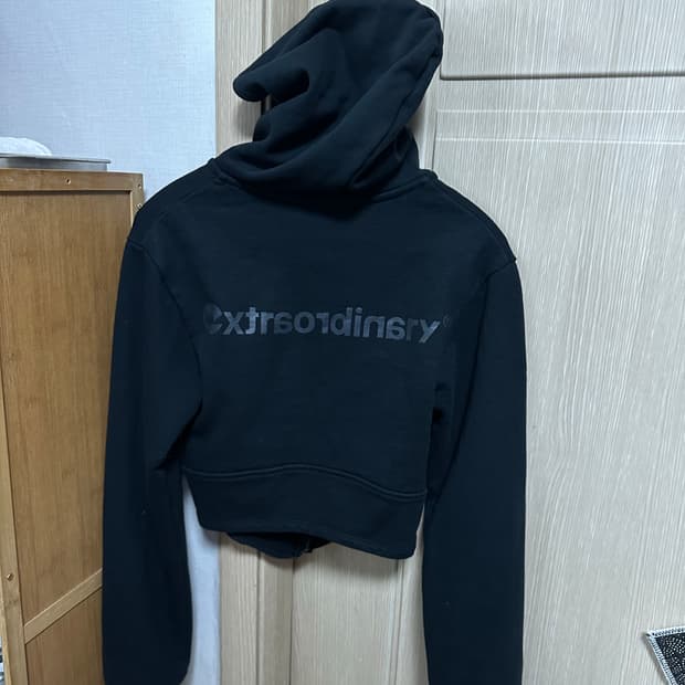 코르셋 크롭 후드티 엑스트라오디너리extraordinary