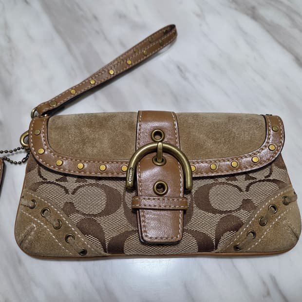 코치 소호 스웨이드 시그니쳐 미니백