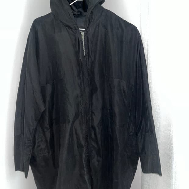 후드 바람막이 코트