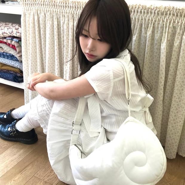 코이세이오 윙백 화이트