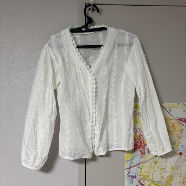 화이트 레이스 블라우스