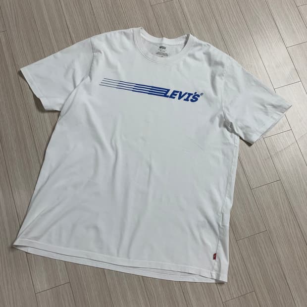 Levi’s 1/2 T