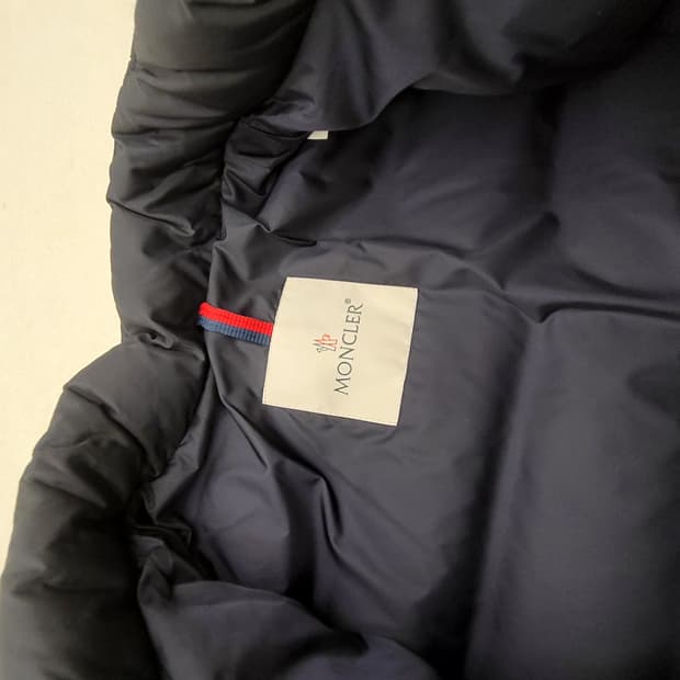 [미사용 새상품] 몽클레어 패딩 1사이즈 95