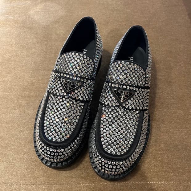 프라다 큐빅 로퍼 245사이즈