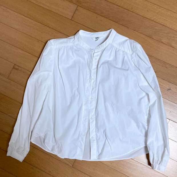 스파오 헨리넥 블라우스 셔츠