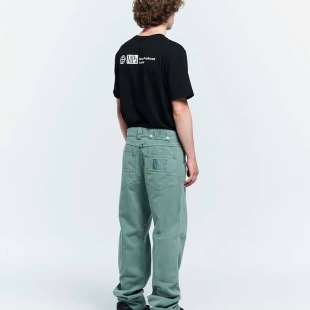 플라스틱 프로덕트 팬츠