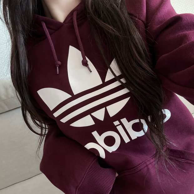 아디다스 와인 버건디 후드티 