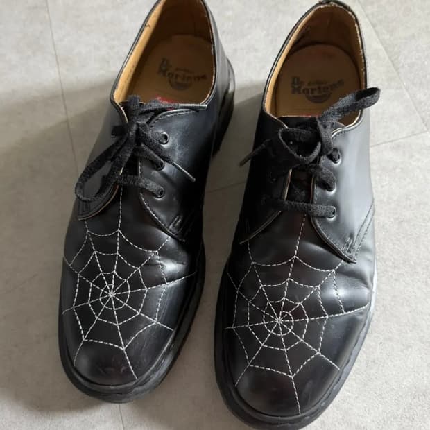 슈프림 닥터마틴 스파이더웹 265