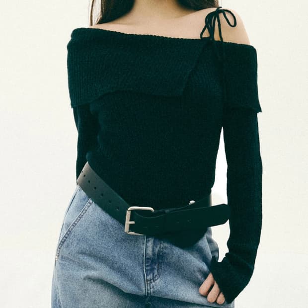 [로라로라] 로라로라 오프숄더 니트 _ 블랙