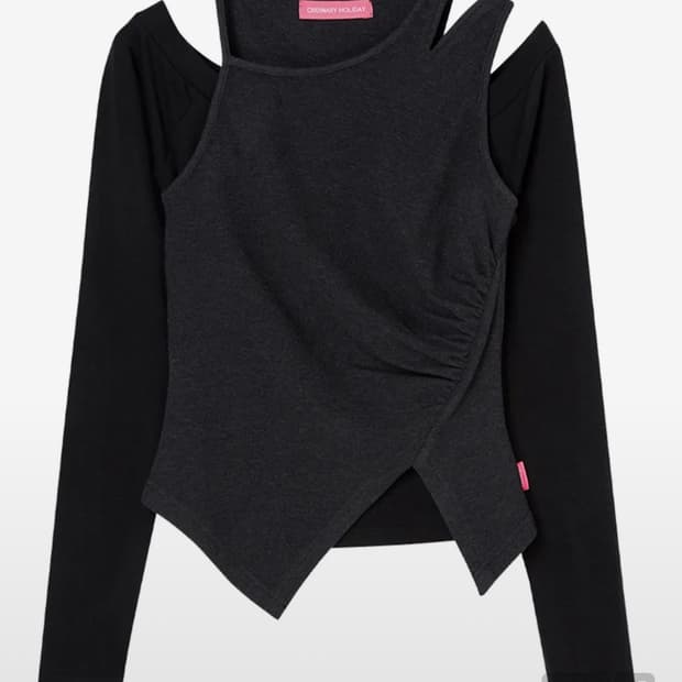 오디너리 홀리데이 오프숄더 레이어드 셔링 티셔츠 차콜