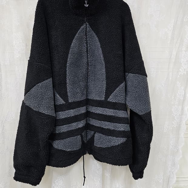 아디다스  뽀글이 플리스 자켓