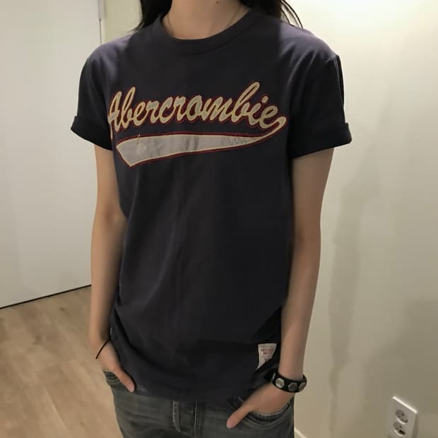 아베크롬비 반팔 네이비