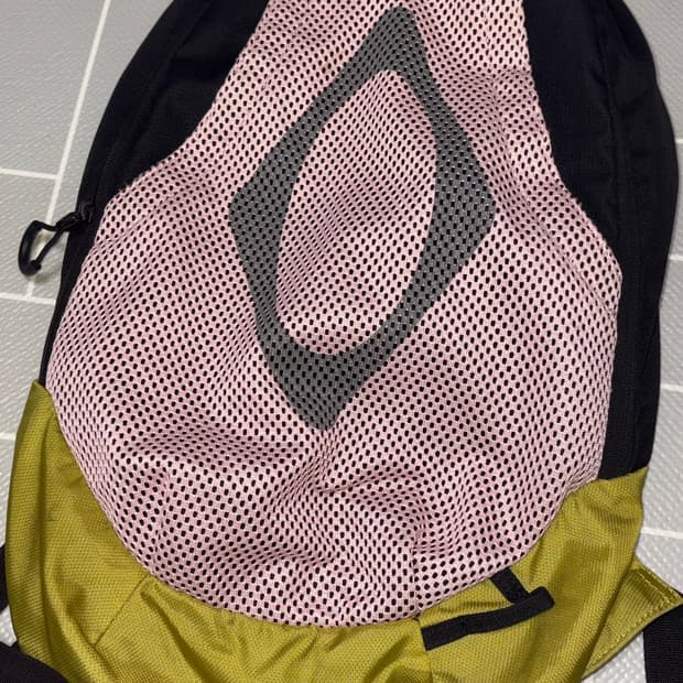 미스치프 롬버스 백팩 핑크블랙