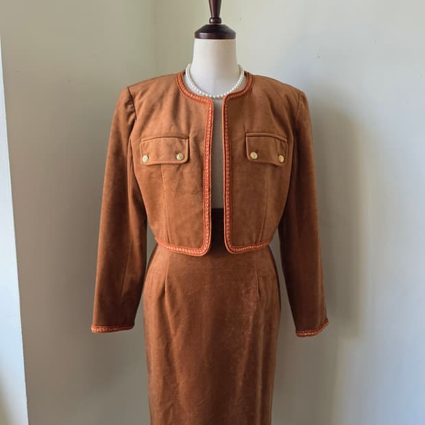 스웨이드 레이스테이핑 셋업