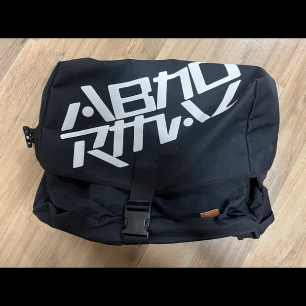 앱놀머씽 크로스백