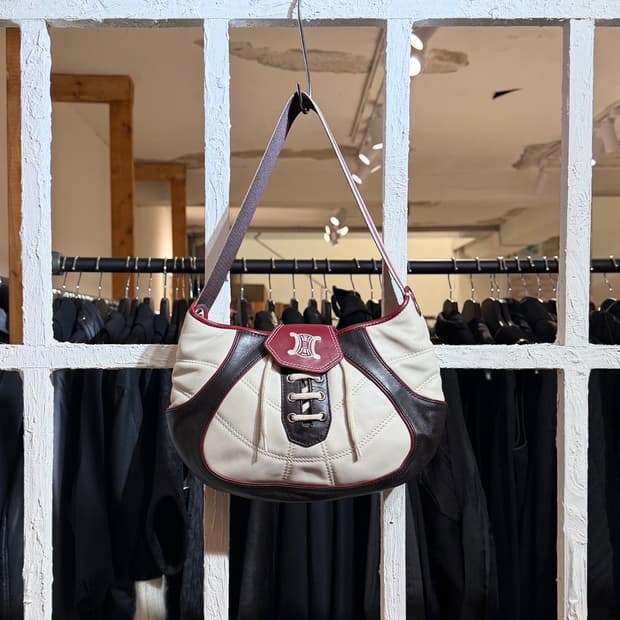 셀린느 화이트 레드 2002 피파 월드컵 레더 숄더백