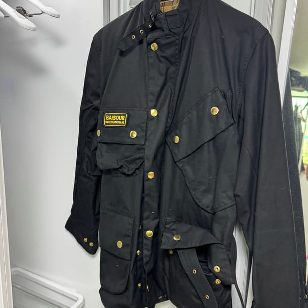바버 인터내서널 a7 오리지널 왁스 자켓 블랙 40 새상품 판매합니다