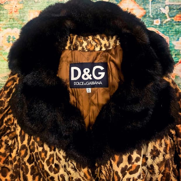 돌체앤가바나(Dolce & Gabbana)레오파드 프린트 퍼 코트.