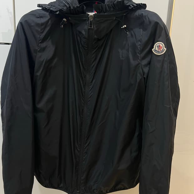 몽클레어 여성나일론점퍼 1사이즈 (새상품급)