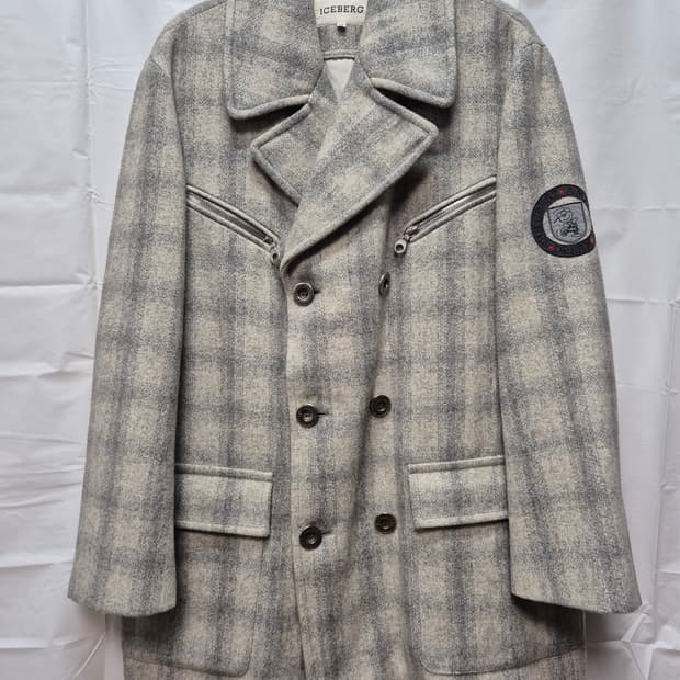아이스버그 버팔로 코트