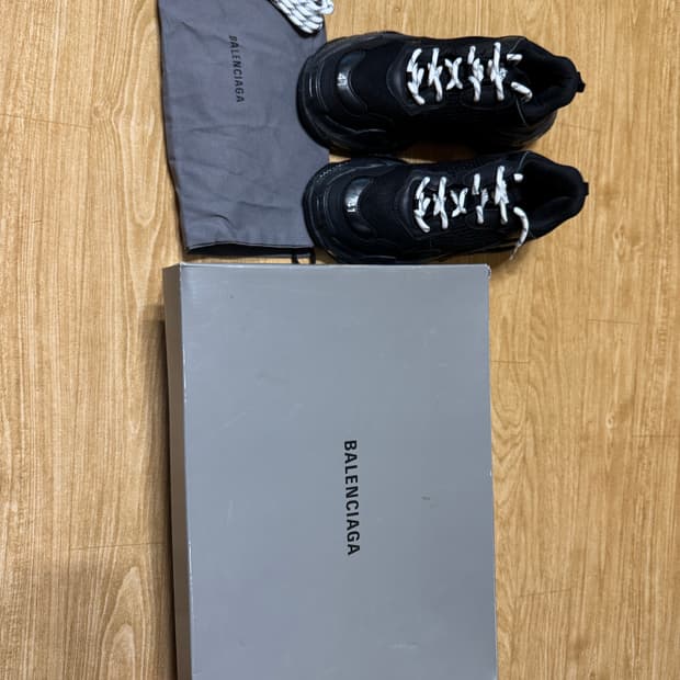 발렌시아가 트리플s 270