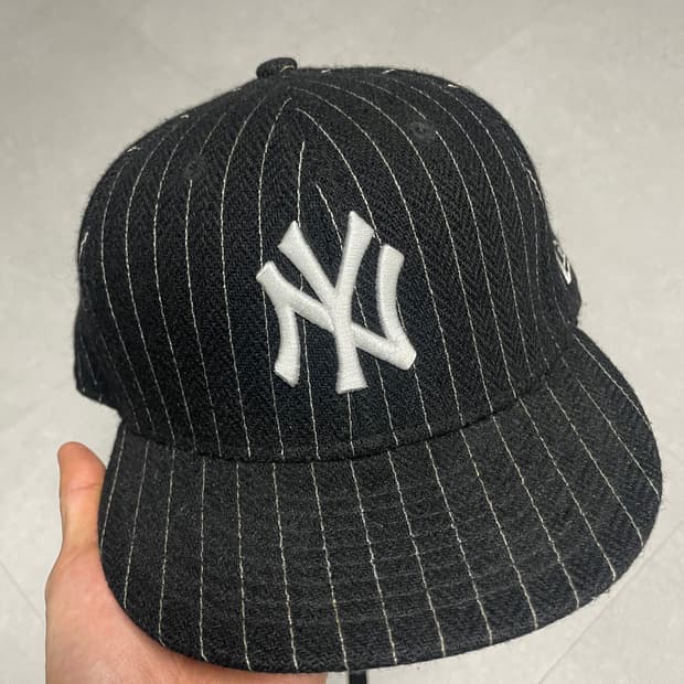 빈티지 뉴에라 스트라이프 어센틱 볼캡 738