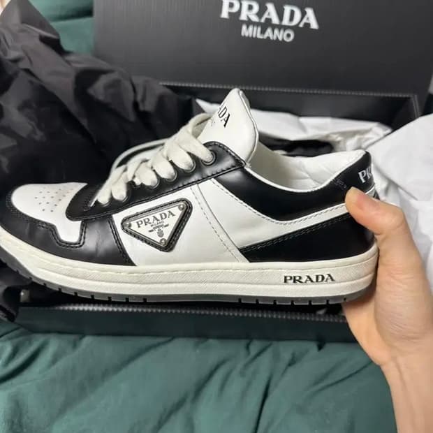 프라다 다운타운 스니커즈 블랙/화이트 240