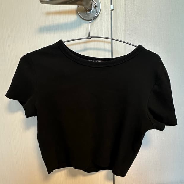 Zara 크롭티 블랙