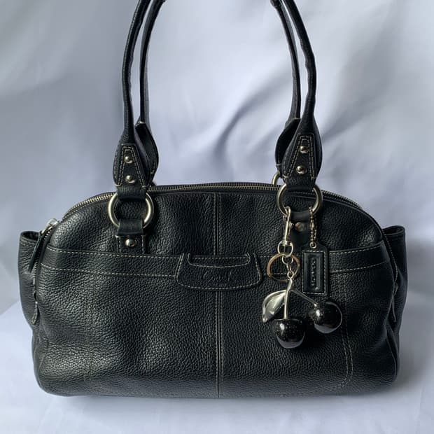 🖤 Coach 올블랙 레더 숄더백