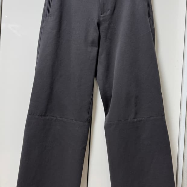 2) LES Plinth trouser (Charcoal)