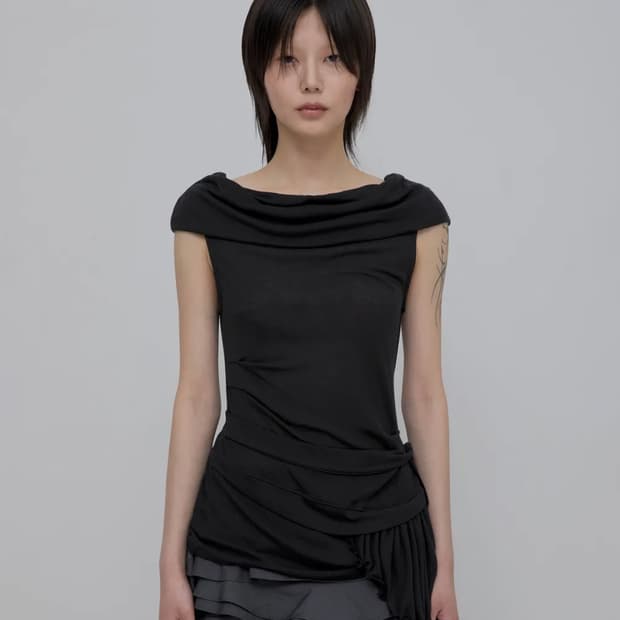 [새상품] 플레어업 Faye Frill Sleeveless 블랙