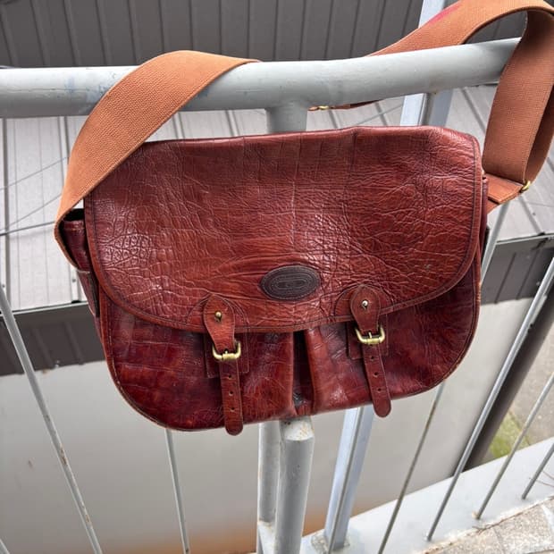 Vintage Terra Nova Classic Leather Bag