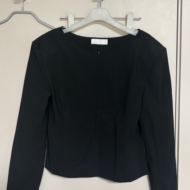 아모멘토 보트넥 BOAT NECK TWO WAY TOP