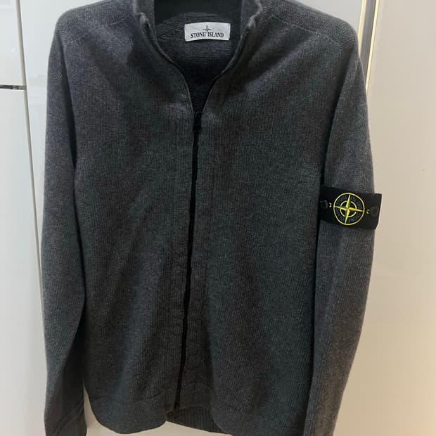 스톤아일랜드 차콜 집업가디건 100-105 (새상품급)