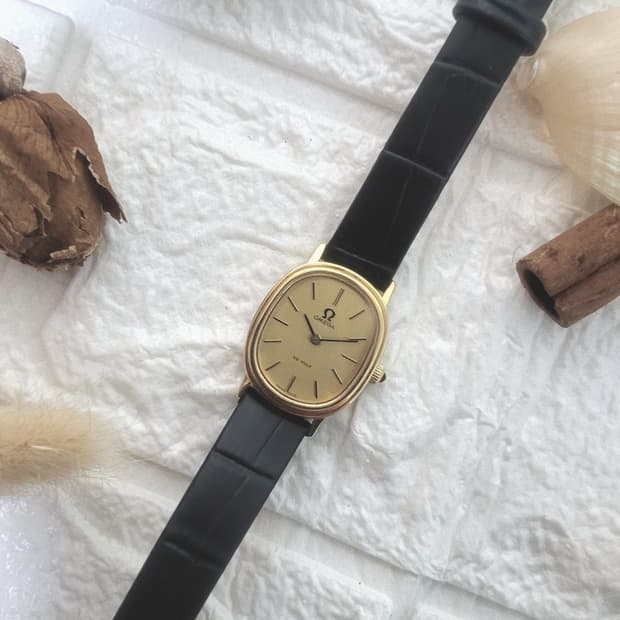 정품 오메가 드빌 엘립스 수동 시계 (이청아 오메가 드빌 시계)