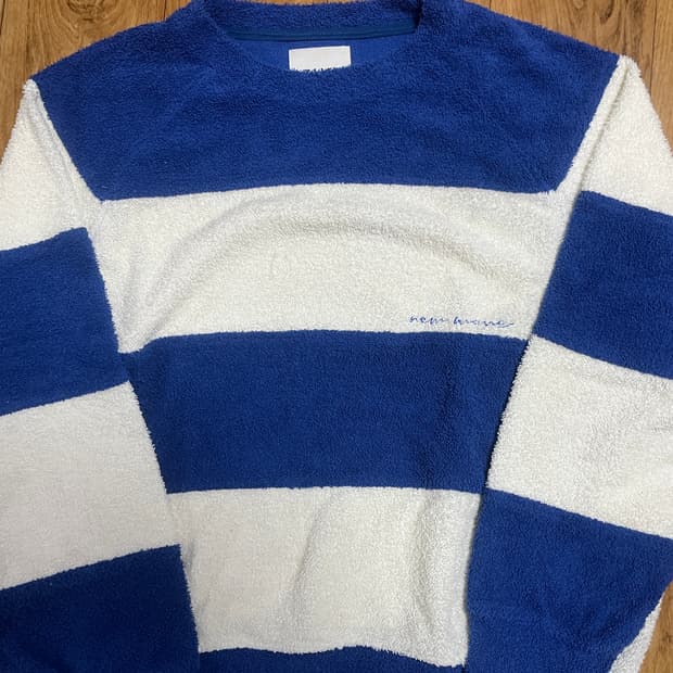 타임옴므 스트라이프 테리재질 니트 100사이즈 팝니다.