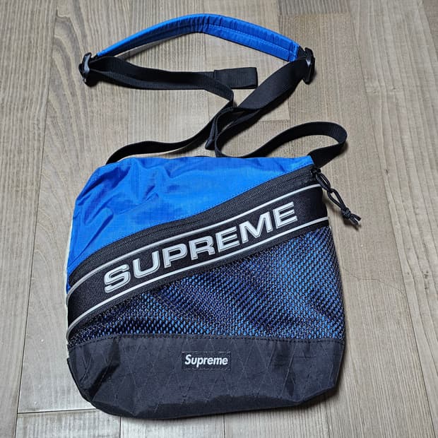 정품) Supreme 슈프림 23fw 블루 크로스백 숄더백 가방