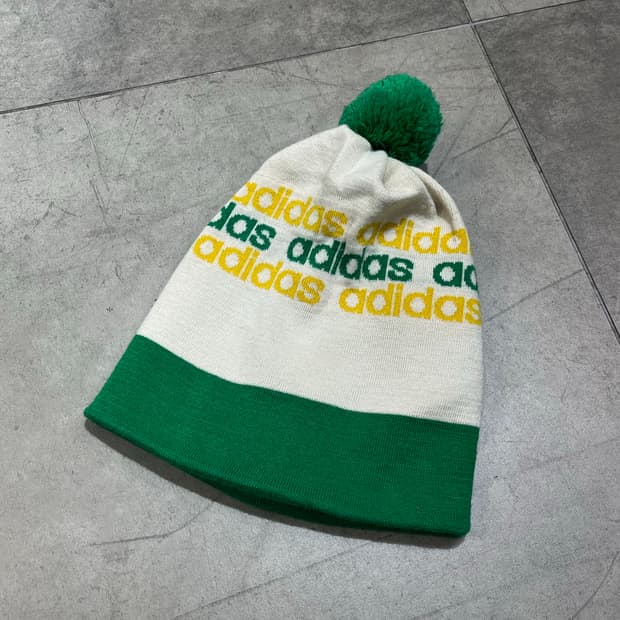 Adidas 빈티지 로고 패턴 니트 왕방울 비니 