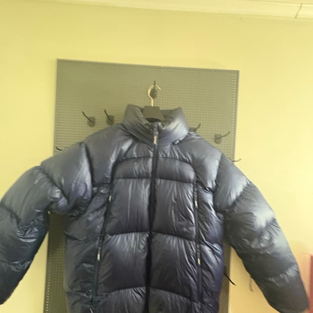 슈프림 페더웨이트 다운 퍼퍼 자켓 네이비 - 23FW