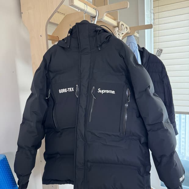 슈프림 고어텍스 700필 다운 패딩 파카 M