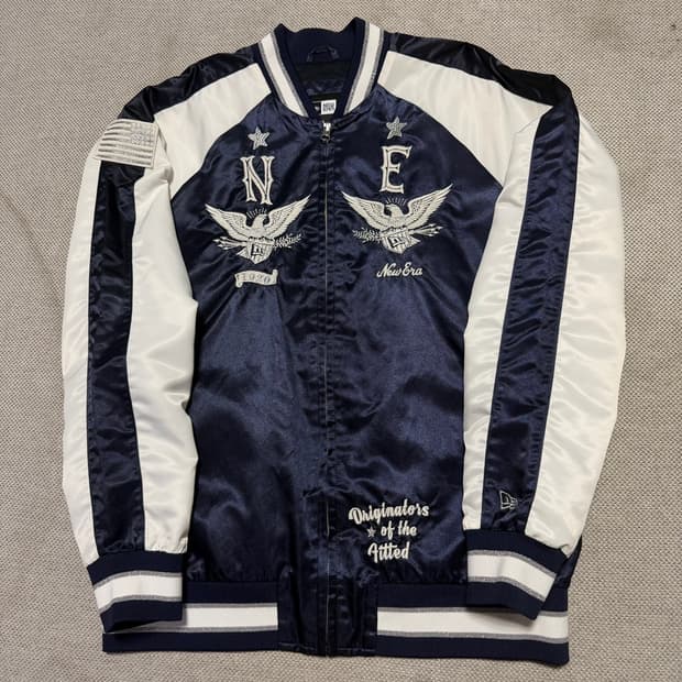 뉴에라 이글 플래그 스카쟌